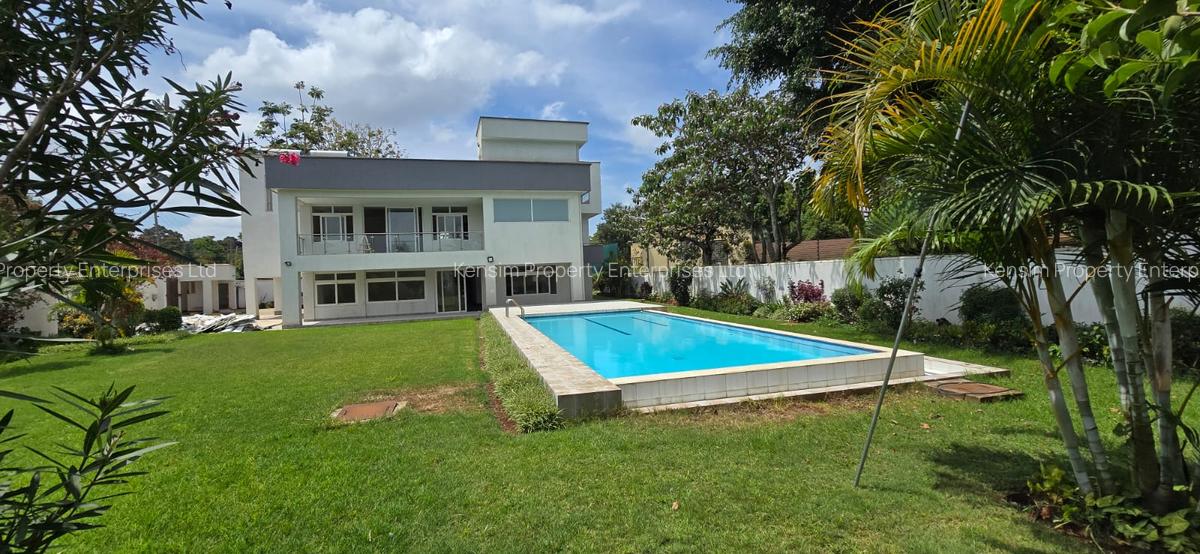 5 Bed House with En Suite in Runda - 14