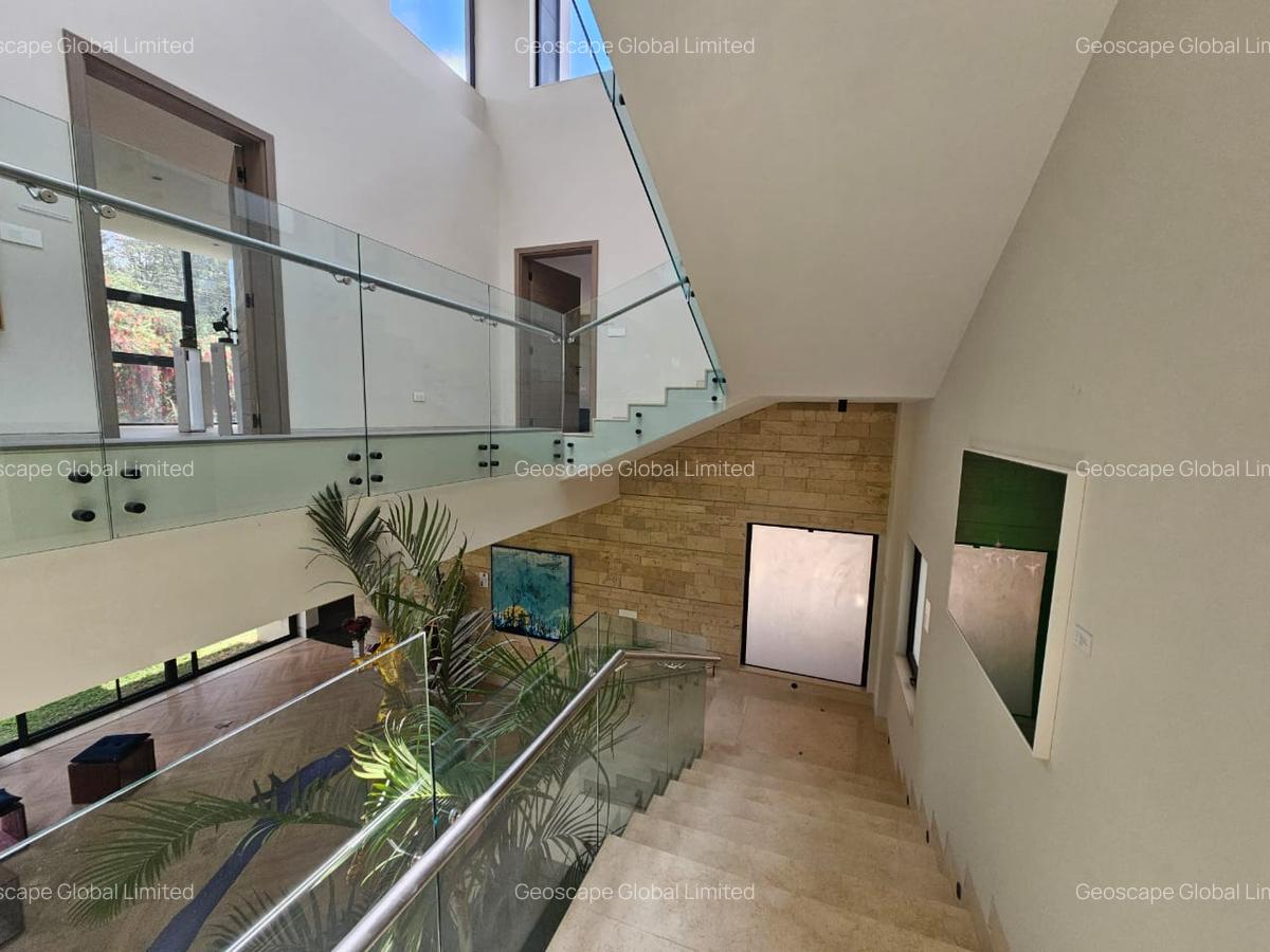 5 Bed Townhouse with En Suite in Spring Valley - 3