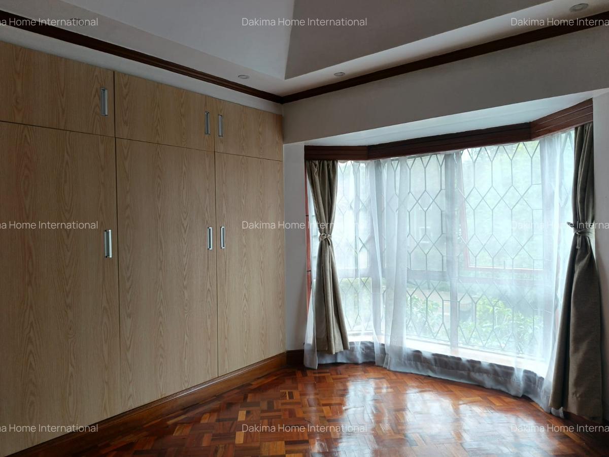 5 Bed Townhouse with En Suite in Runda - 17