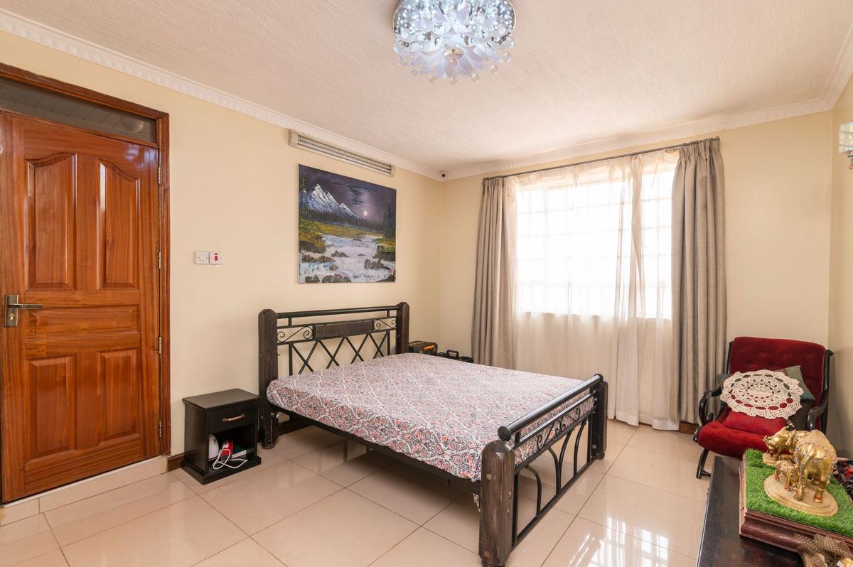 3 Bed Apartment with En Suite in Parklands - 12