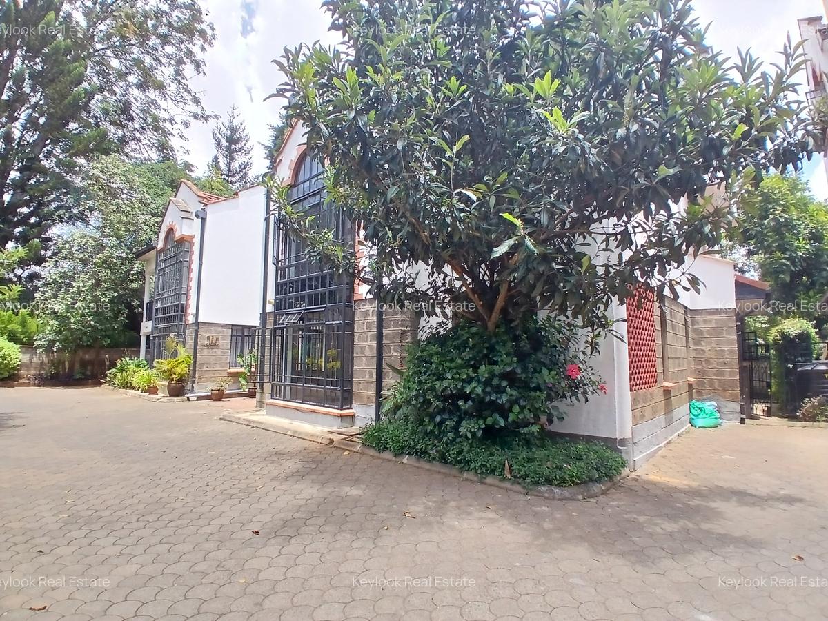 5 Bed Townhouse with En Suite at Mbaazi Avenue - 3