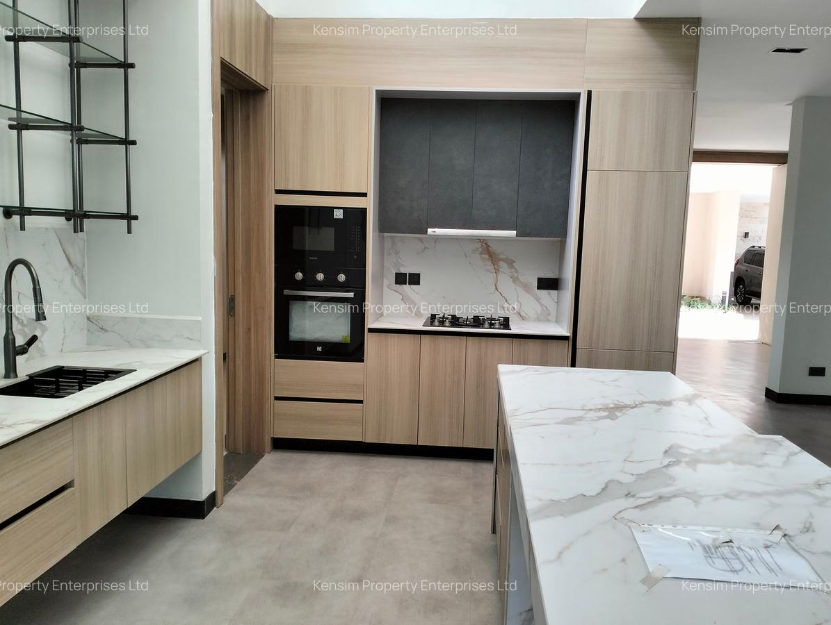 6 Bed Townhouse with En Suite in Lavington - 9