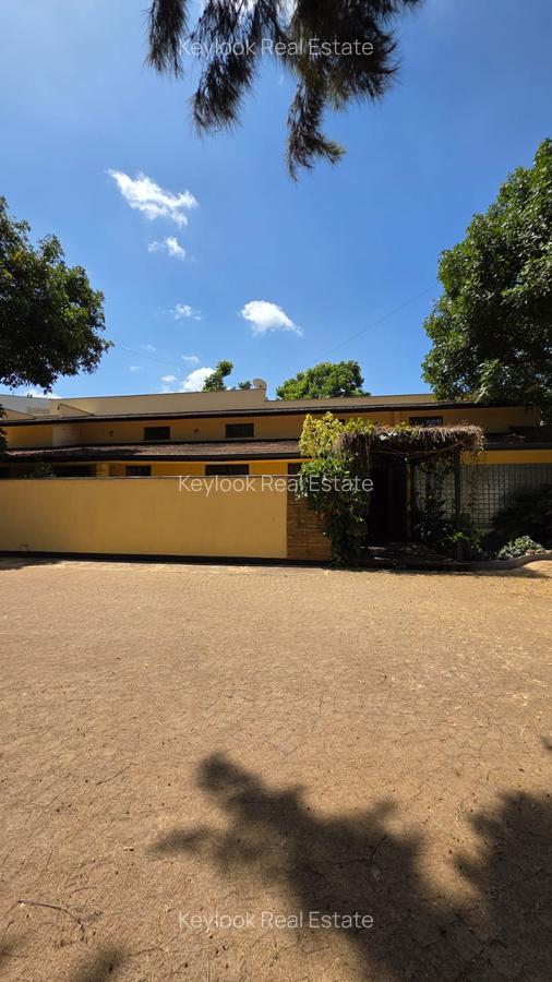 4 Bed House with En Suite at Runda - 3