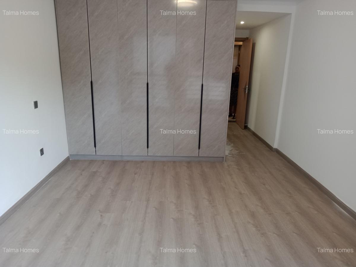 2 Bed Apartment with En Suite at Off Riverside Drive - 4