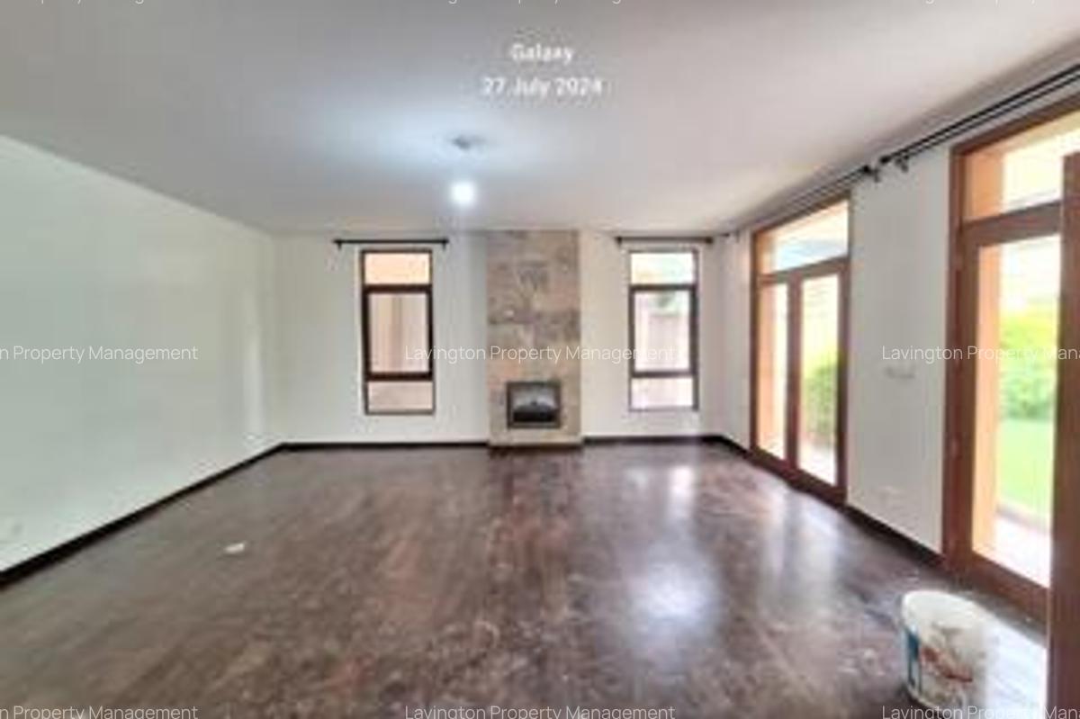 5 Bed Townhouse with En Suite at Lavington Green - 2