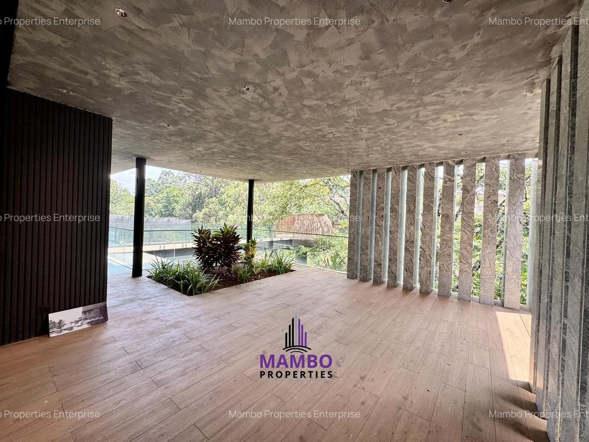 5 Bed House with En Suite at Saunders Close - 17