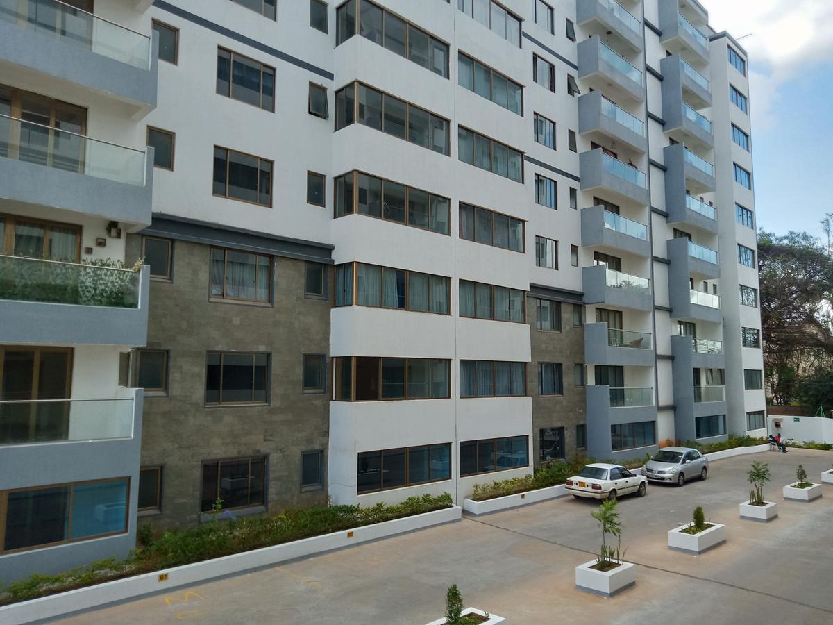 3 bed apartment with en suite at off gitanga road