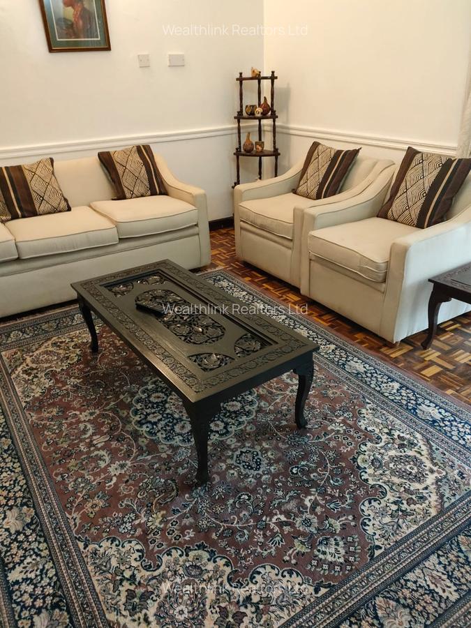 1 Bed House with En Suite at Nyari - 2