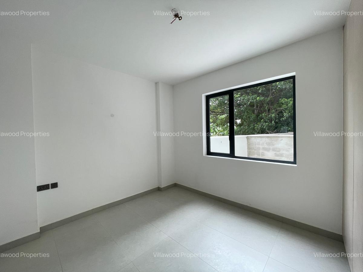 Furnished 2 Bed Apartment with En Suite in Brookside - 5