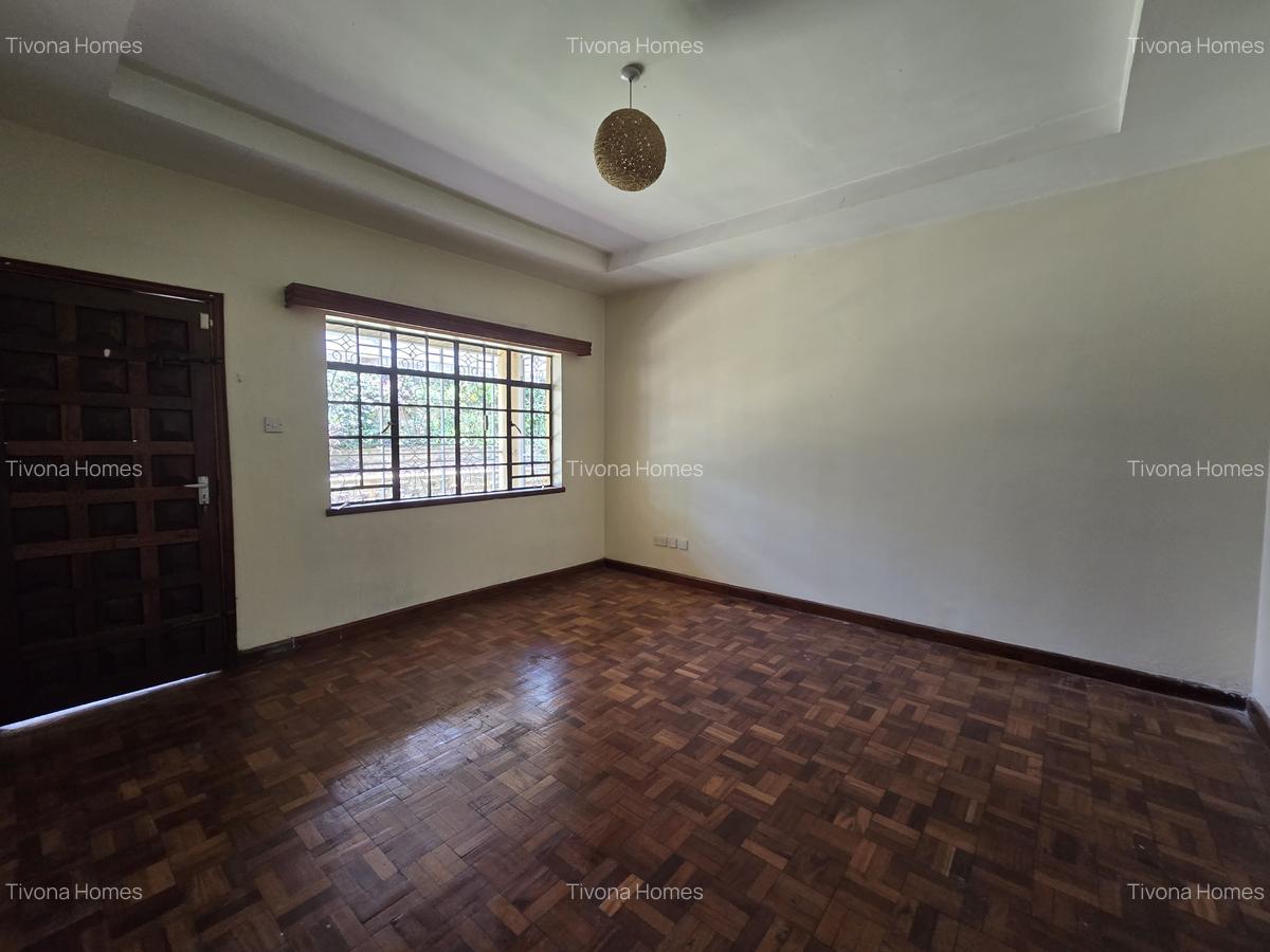 5 Bed House with En Suite in Runda - 15