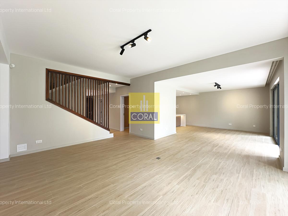 5 Bed Villa with En Suite in Kyuna - 5