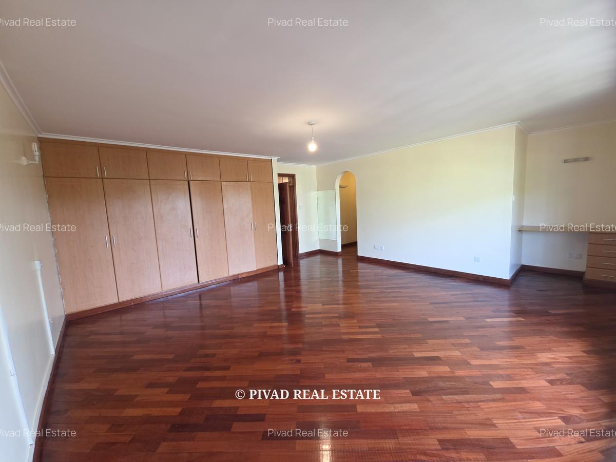 4 Bed Townhouse with Garden in Lavington - 6