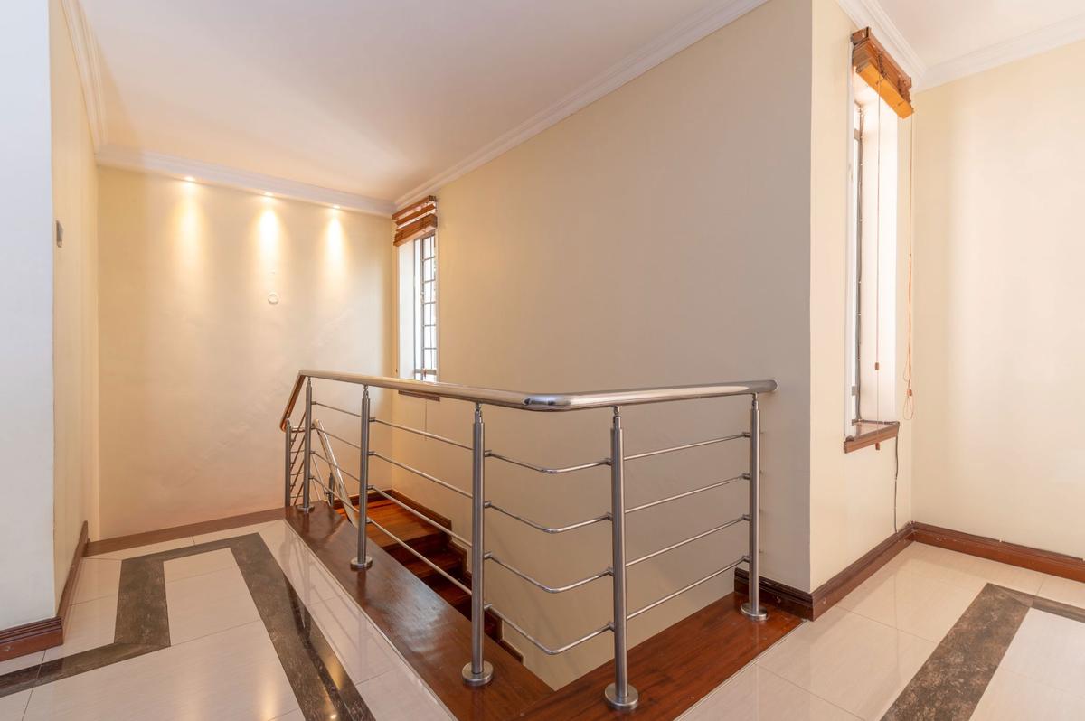 5 Bed Townhouse with En Suite in Westlands Area - 8