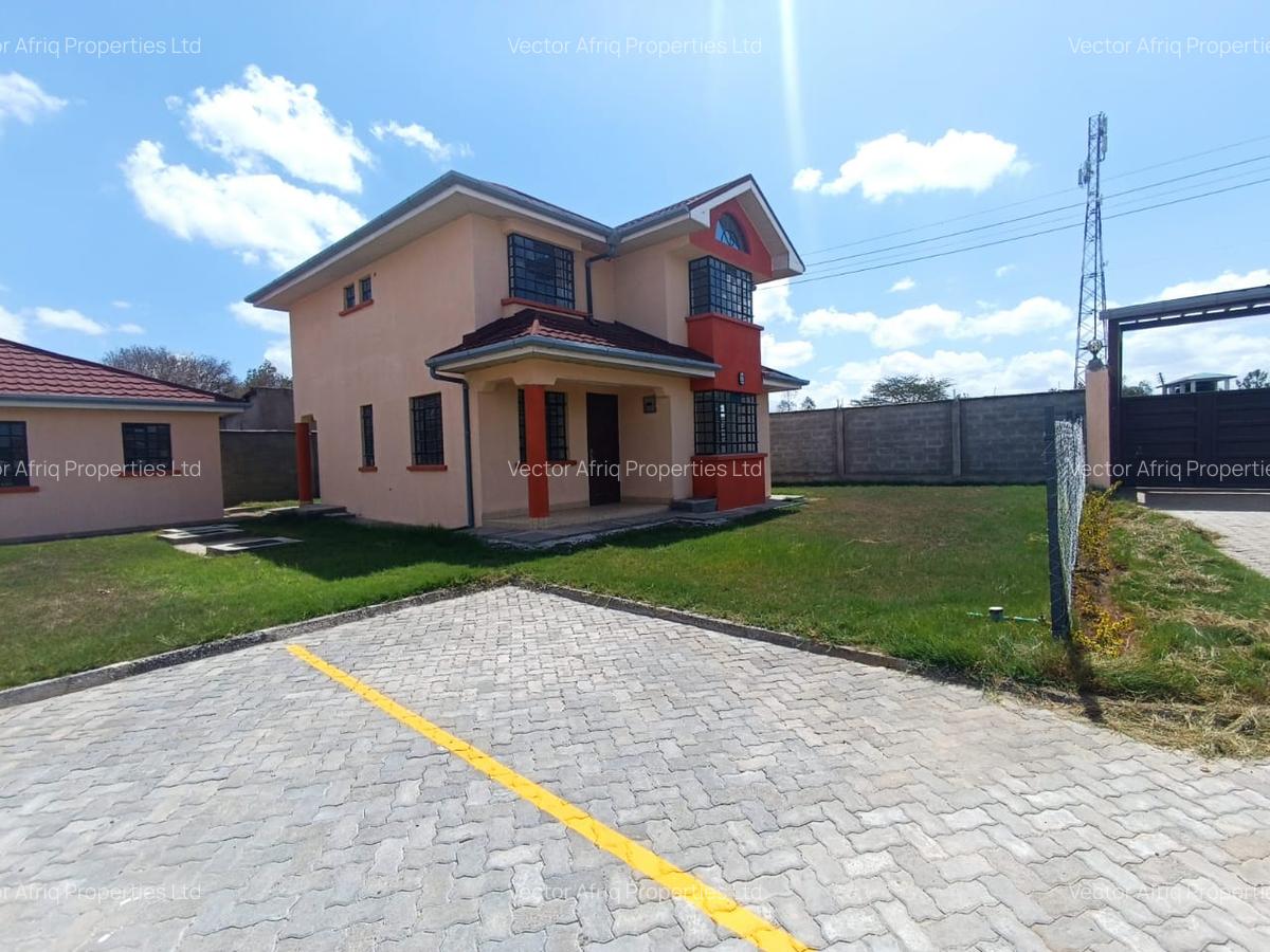 3 Bed House with En Suite at Acacia - 2
