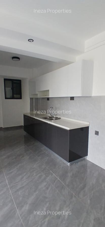 1 Bed Apartment with Gym in Kilimani - 2