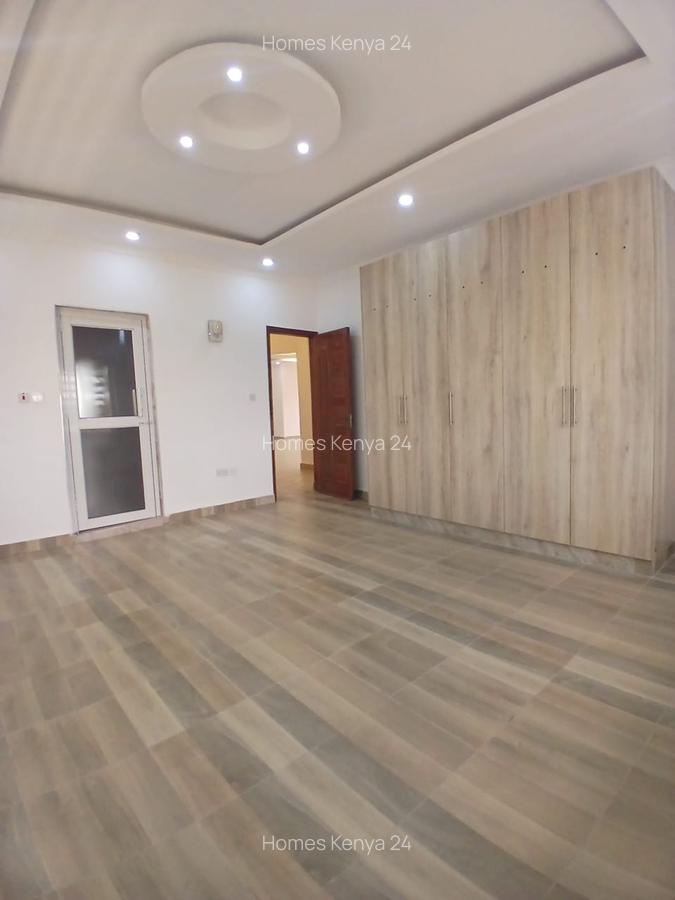 3 Bed Apartment in Ridgeways - 8