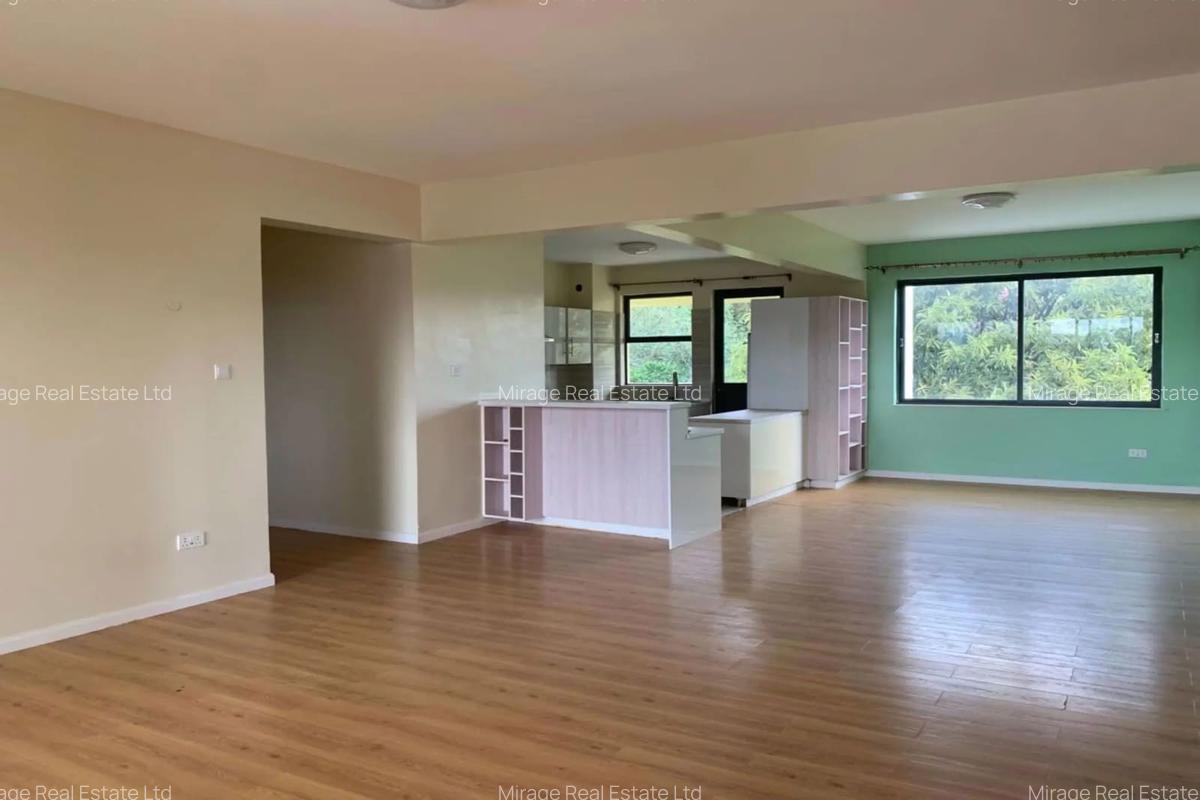 4 Bed Apartment with En Suite in Brookside - 14