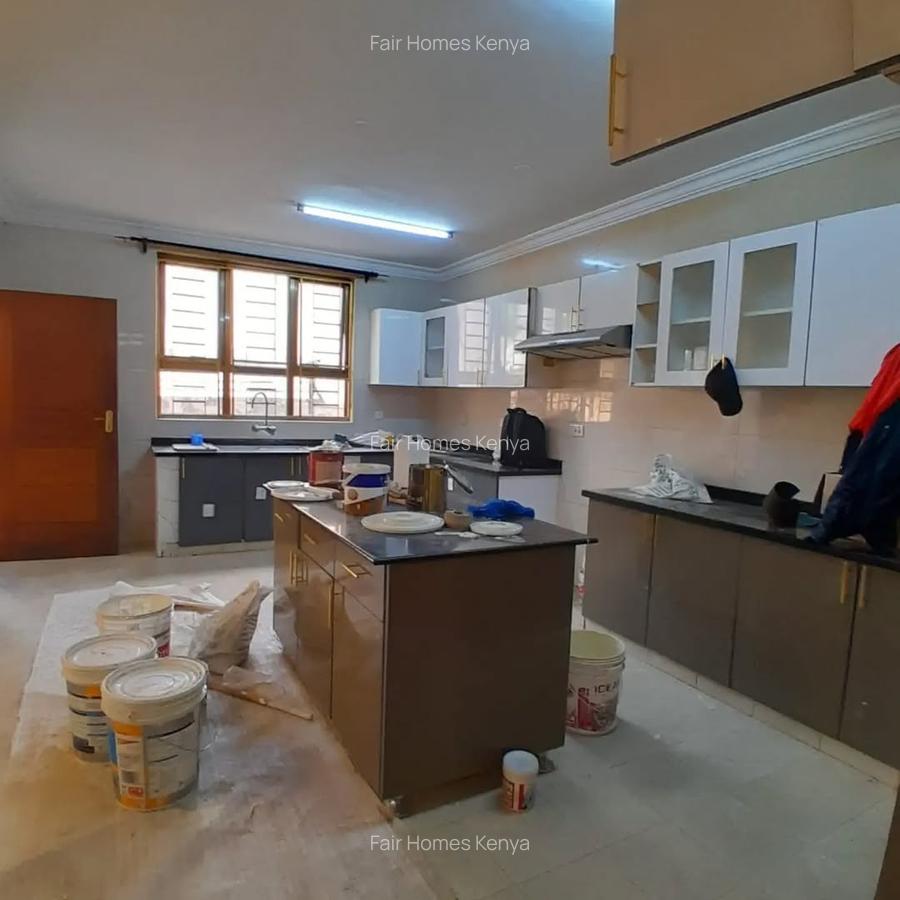 5 Bed Townhouse with En Suite at Amboseli Road - 8