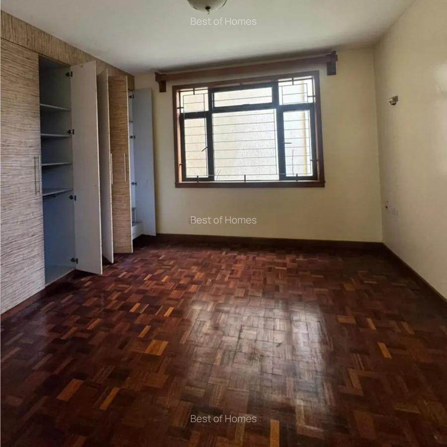 5 Bed Townhouse with En Suite in Lavington - 7