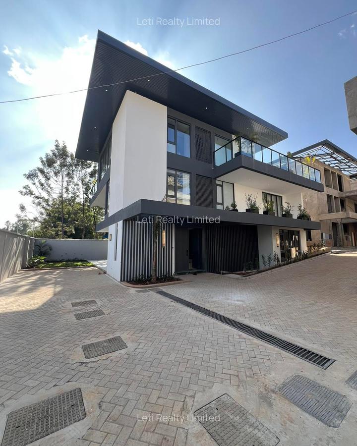 5 Bed Townhouse with En Suite in Lavington - 1