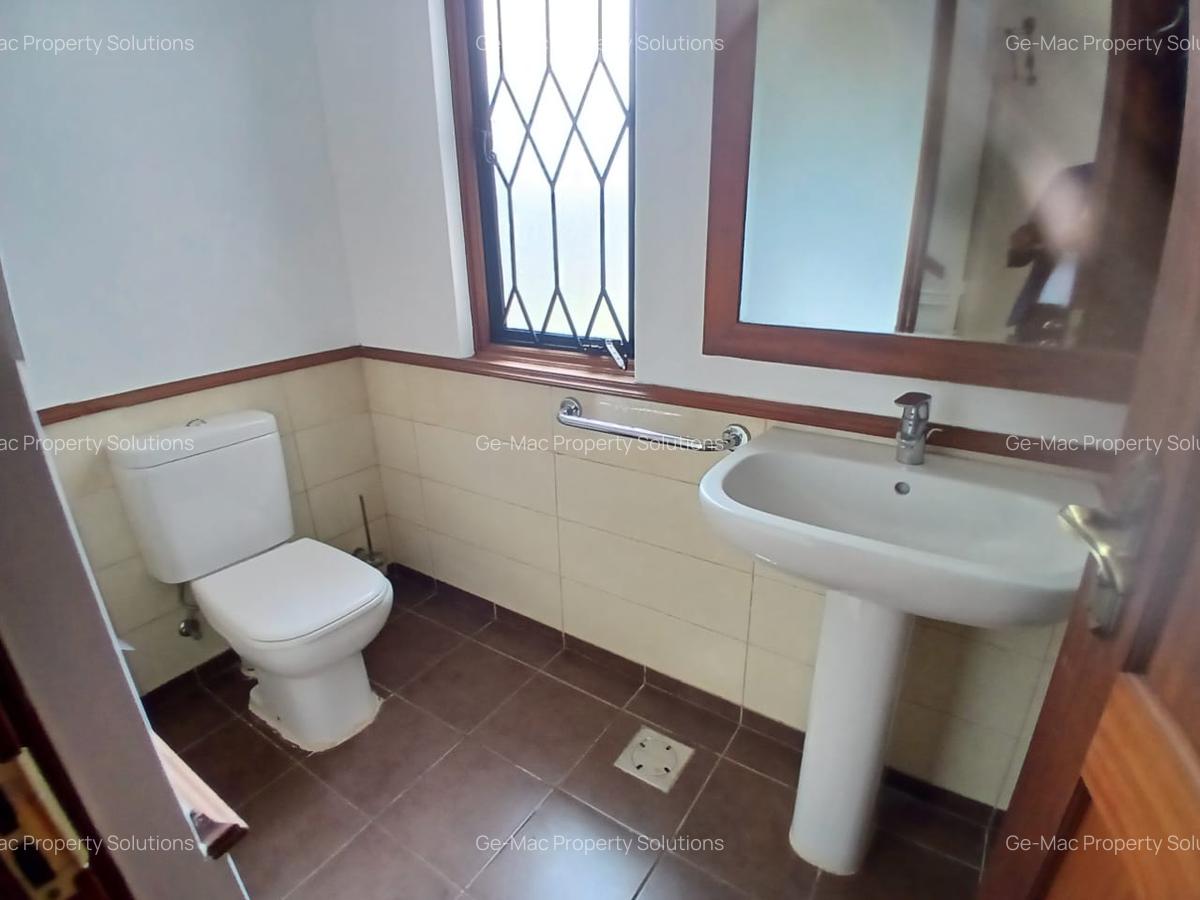 5 Bed House with En Suite in Gigiri - 11