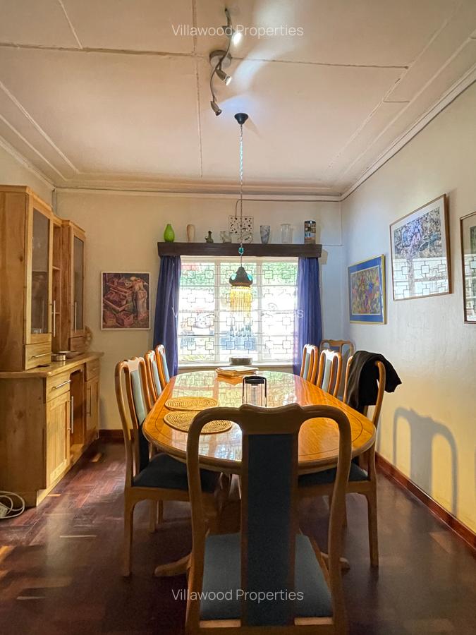 4 Bed Villa with En Suite in Spring Valley - 7