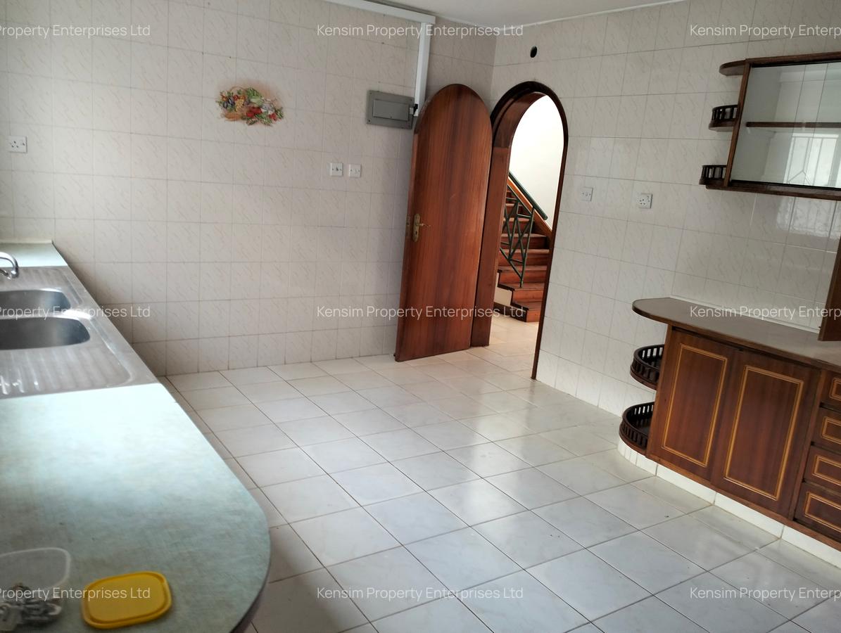 4 Bed Townhouse with En Suite in Lavington - 9