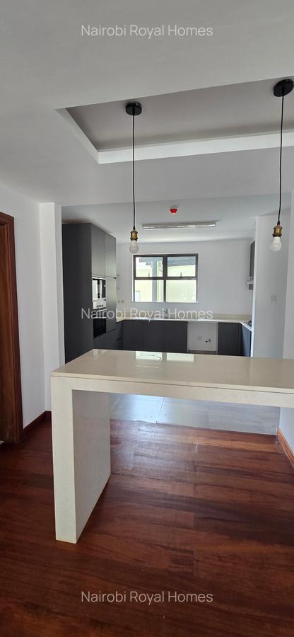 4 Bed Townhouse with En Suite at The Loft Two Rives - 13