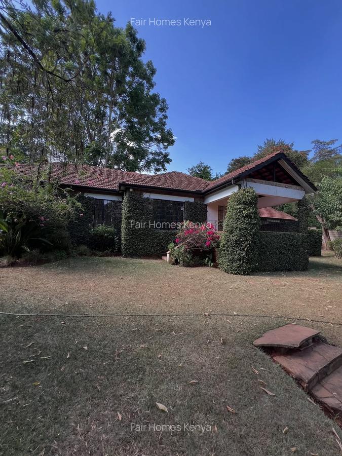 4 Bed House with En Suite at Lavington Green - 1