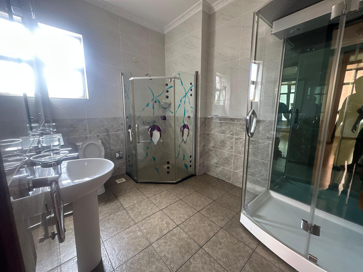 3 Bed Apartment with En Suite in Kilimani - 12