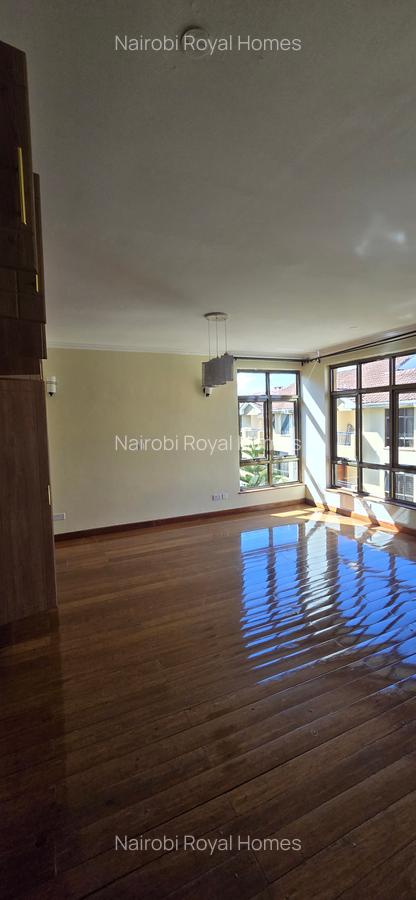 6 Bed Townhouse with En Suite at Lavington Green - 12