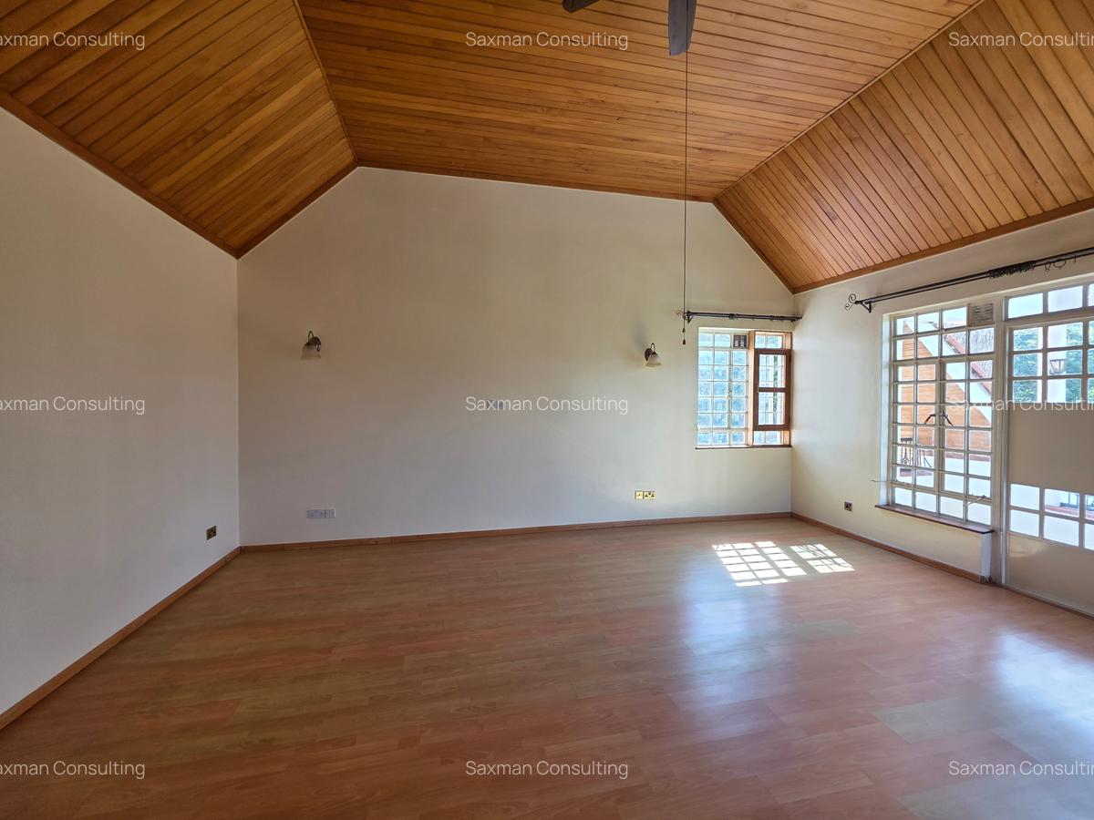 5 Bed Villa with En Suite in Runda - 7