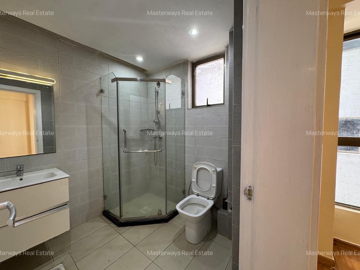 4 Bed Apartment with En Suite in Kileleshwa - 15