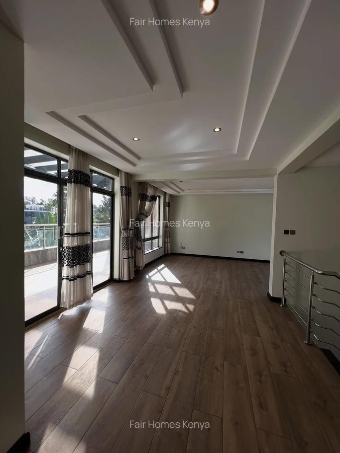 5 Bed Townhouse with En Suite at Lavington Green - 7