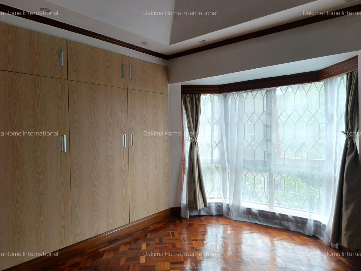 5 Bed Townhouse with En Suite in Runda - 14