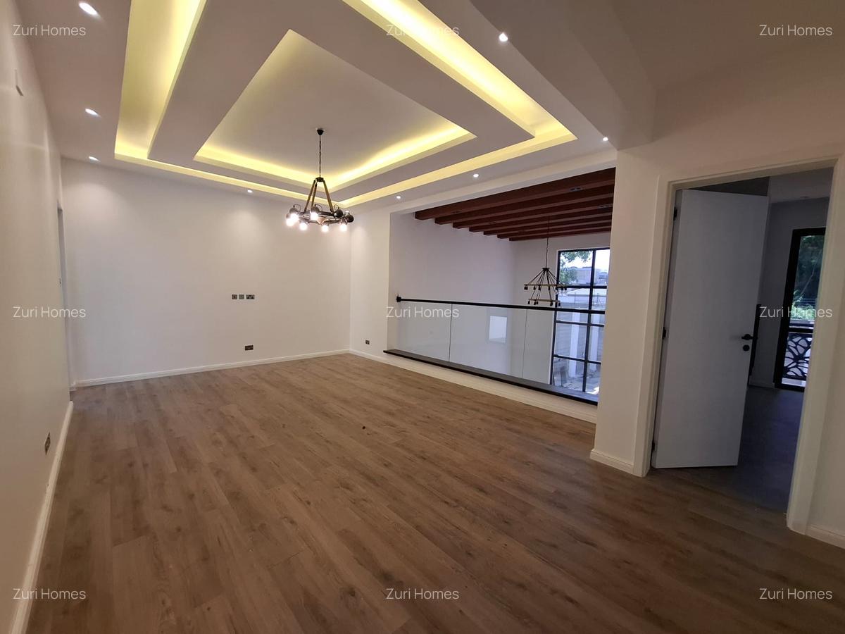 5 Bed Townhouse with En Suite in Lavington - 13