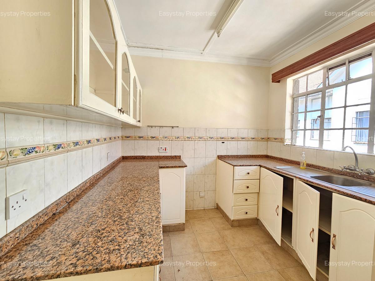 2 Bed Apartment with En Suite in Riverside - 4