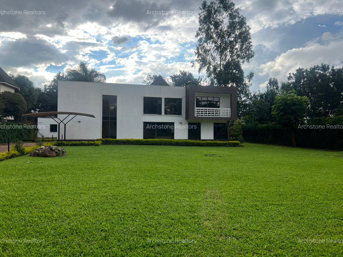 7 Bed House with En Suite in Runda - 1