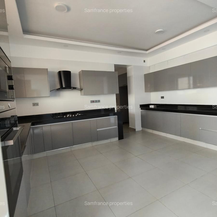 Serviced 4 Bed Apartment with En Suite at 1St Avanue - 8