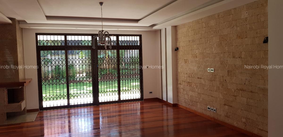 6 Bed Townhouse with En Suite at Lavington Green - 8