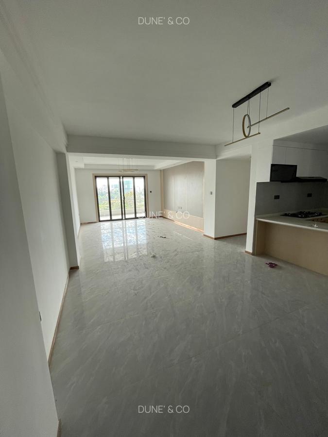 3 Bed Apartment with En Suite in Riverside - 4