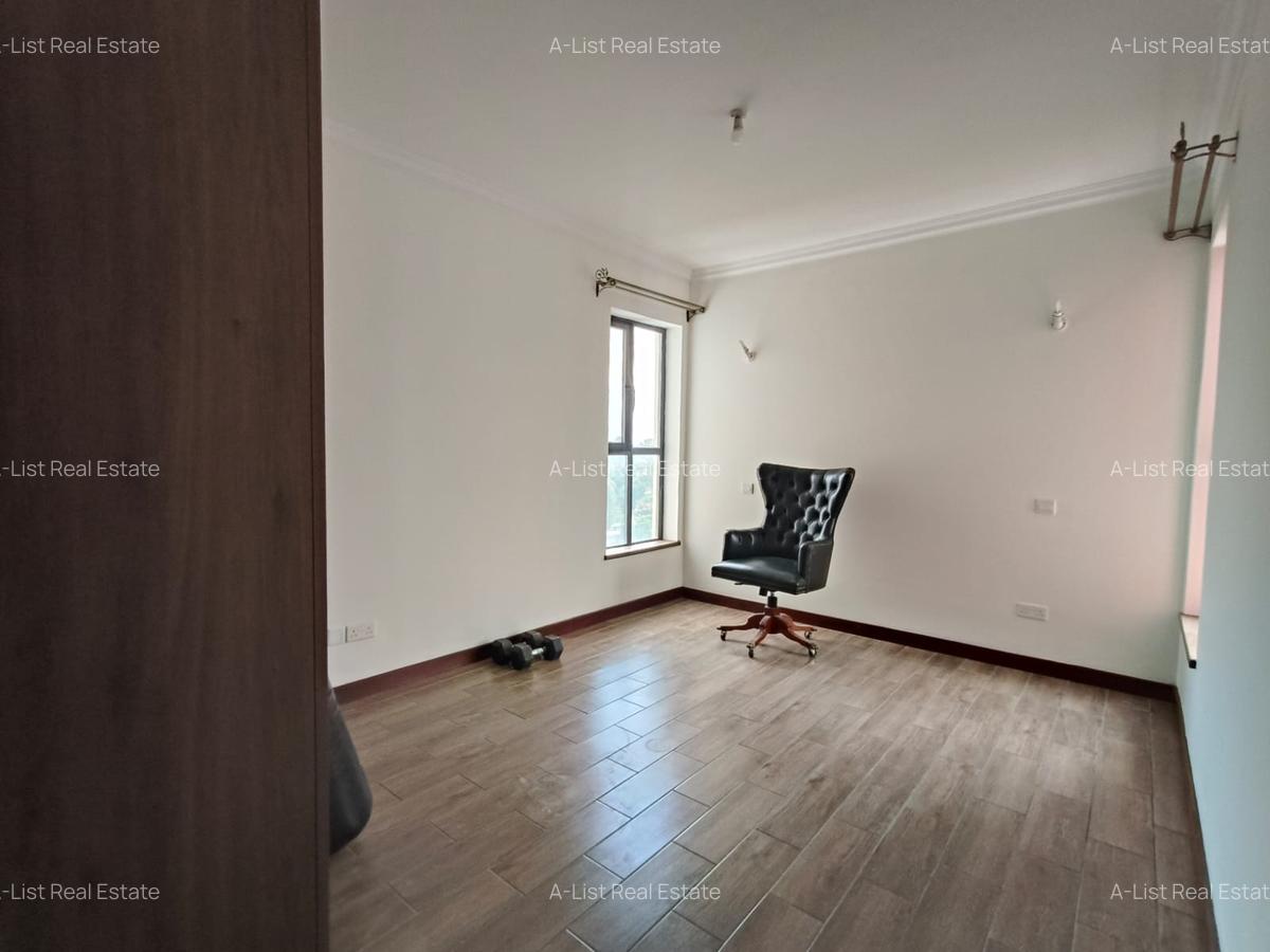 3 Bed Apartment with En Suite at City Park Drive - 7