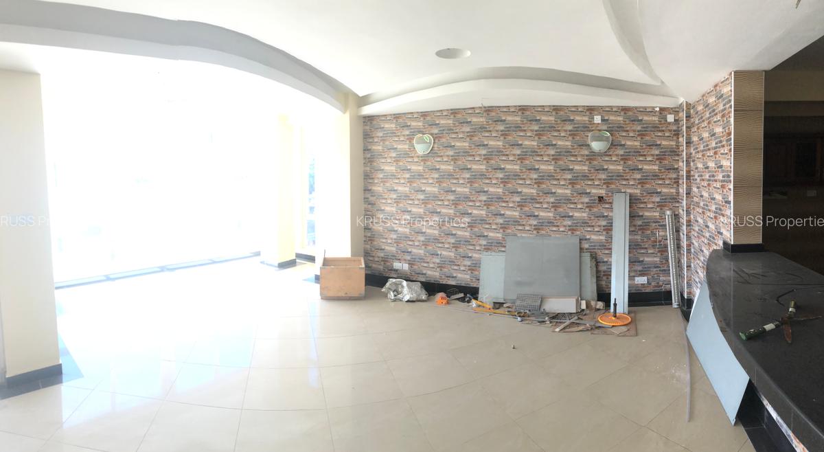 3 Bed Apartment with En Suite at Ar2497 - 17