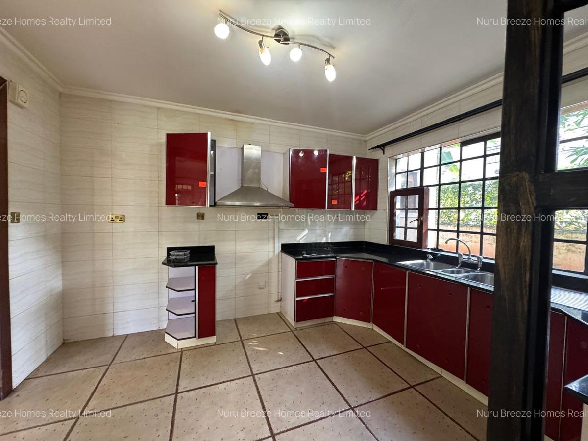 4 Bed Townhouse with En Suite in Kiambu Road - 11