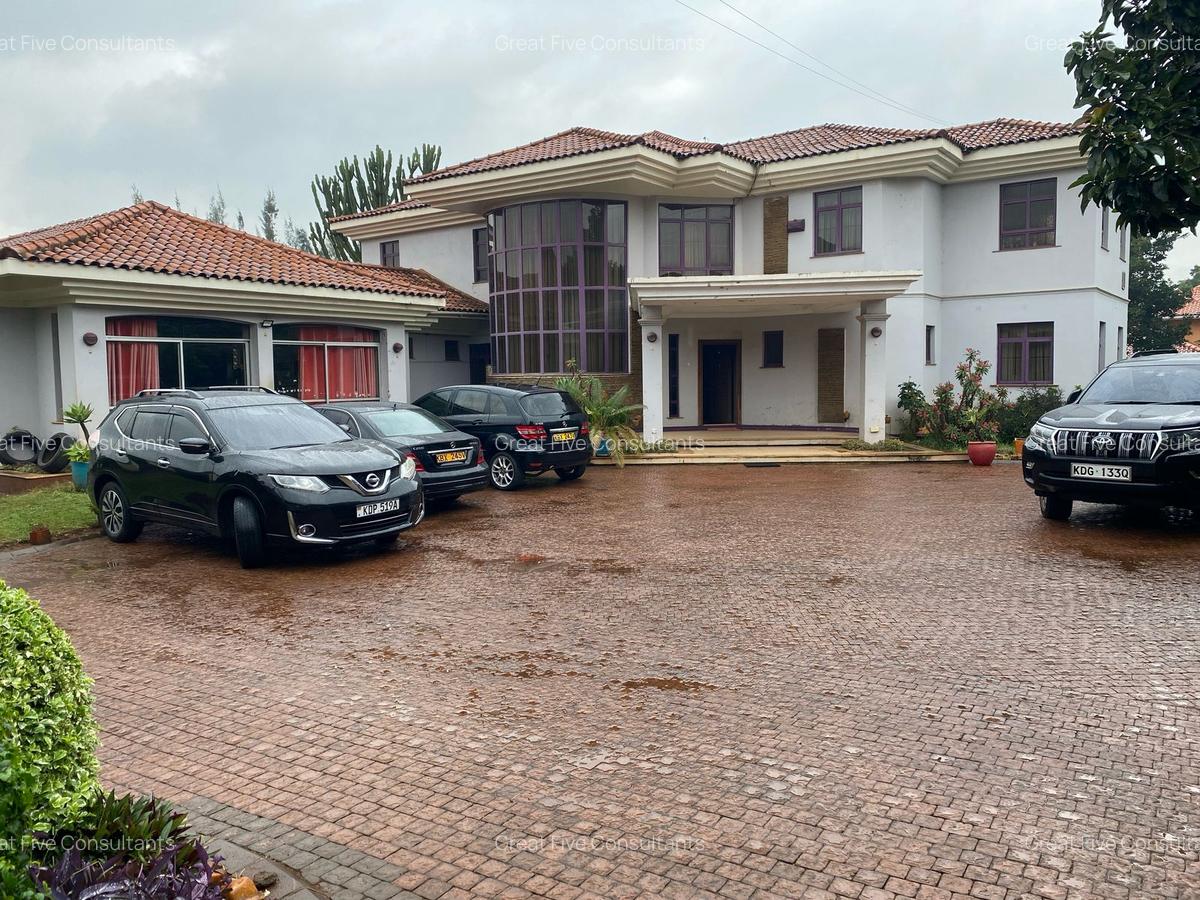 5 Bed Villa with En Suite in Runda - 3