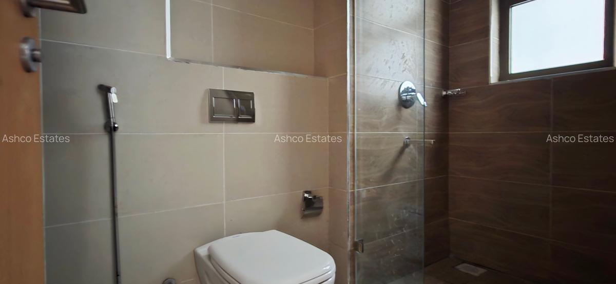 2 Bed Apartment with En Suite in Lavington - 9