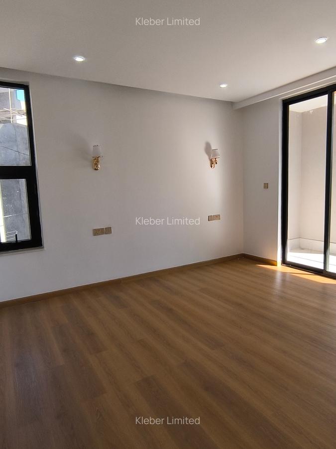 5 Bed Villa with En Suite in Lavington - 19