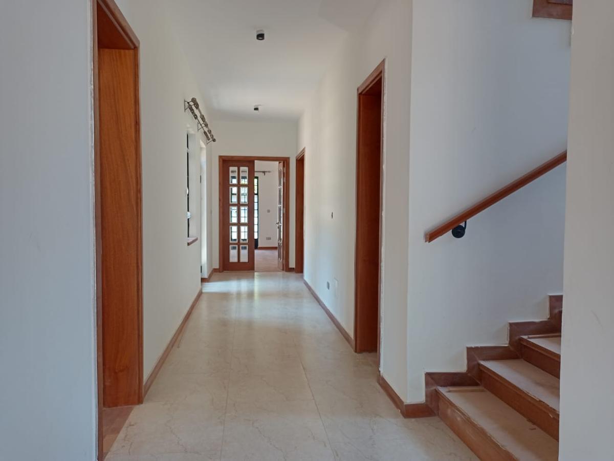 5 Bed Villa with En Suite at Lavington - 8