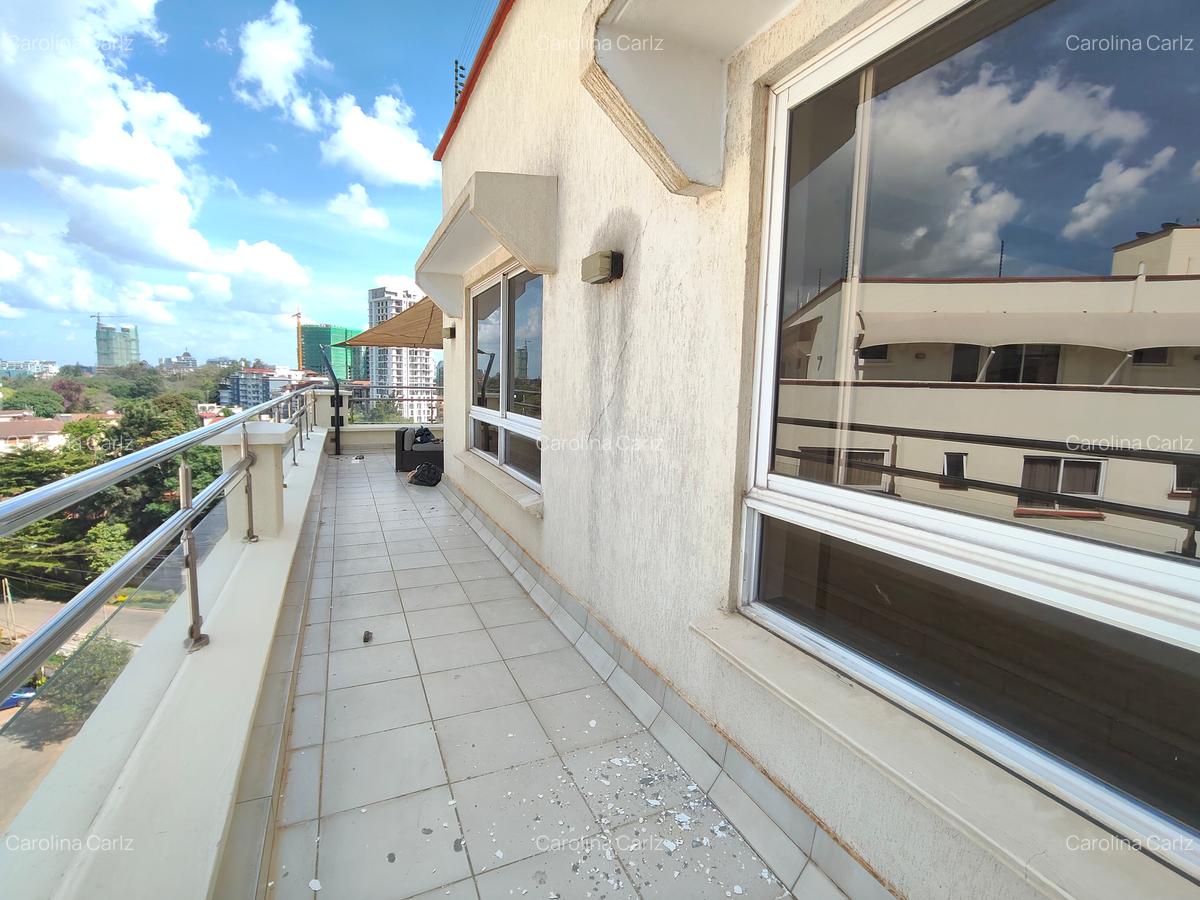 4 Bed Apartment with En Suite at Brookside Drive - 16