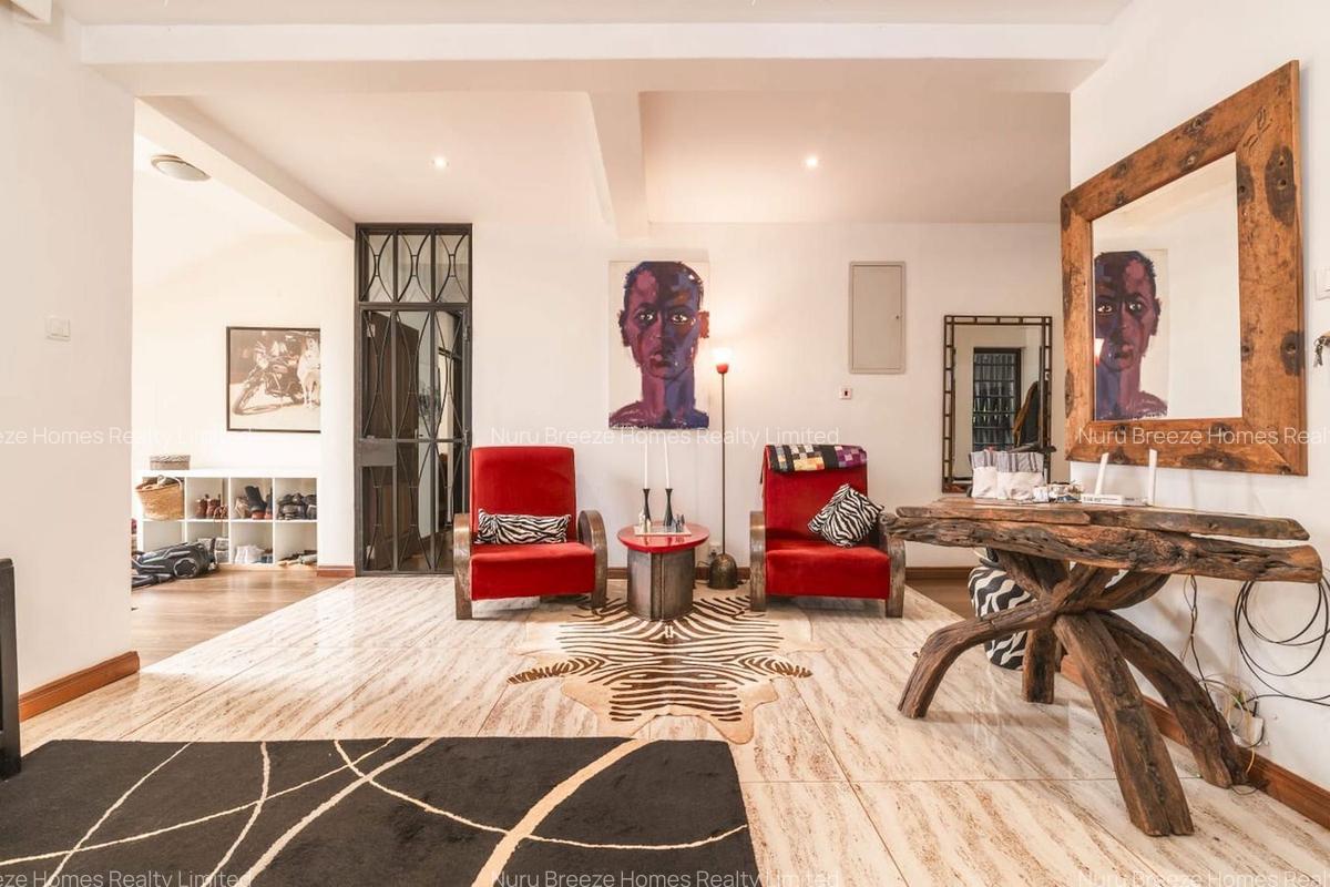 6 Bed House with En Suite in Runda - 14